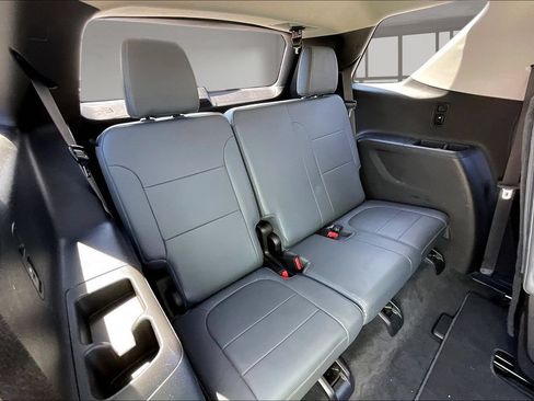 Used 2020 Chevrolet Traverse LT w/ Driver Confidence II Package FWD image 23