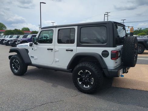 Used 2025 Jeep Wrangler Unlimited Rubicon 4xe w/ Convenience Group AWD/4WD image 6