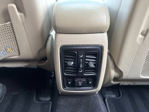 Used 2012 Jeep Grand Cherokee Limited w/ Trailer Tow Group AWD/4WD image 43