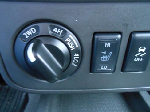 Used 2019 Nissan Frontier PRO-4X w/ Pro-4x Luxury Package image 15