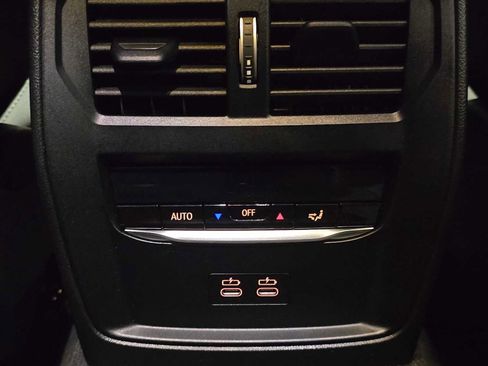 Used 2025 BMW i4 eDrive40 image 18