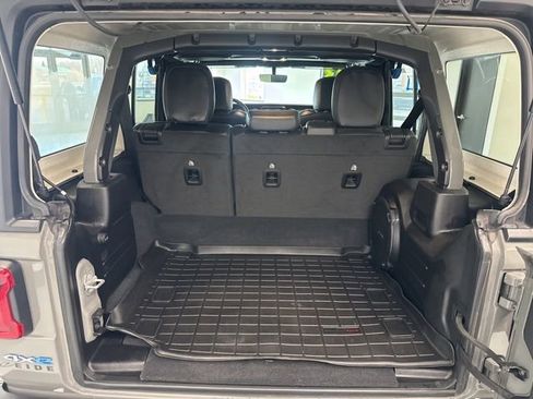 Used 2023 Jeep Wrangler Unlimited Sahara w/ Cold Weather Group image 10