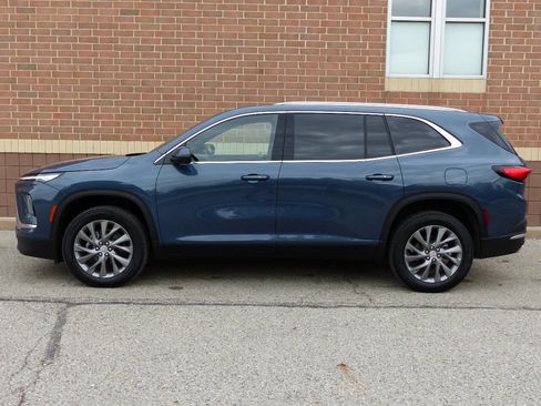 Used 2026 Buick Enclave Preferred w/ Power Package AWD/4WD image 8