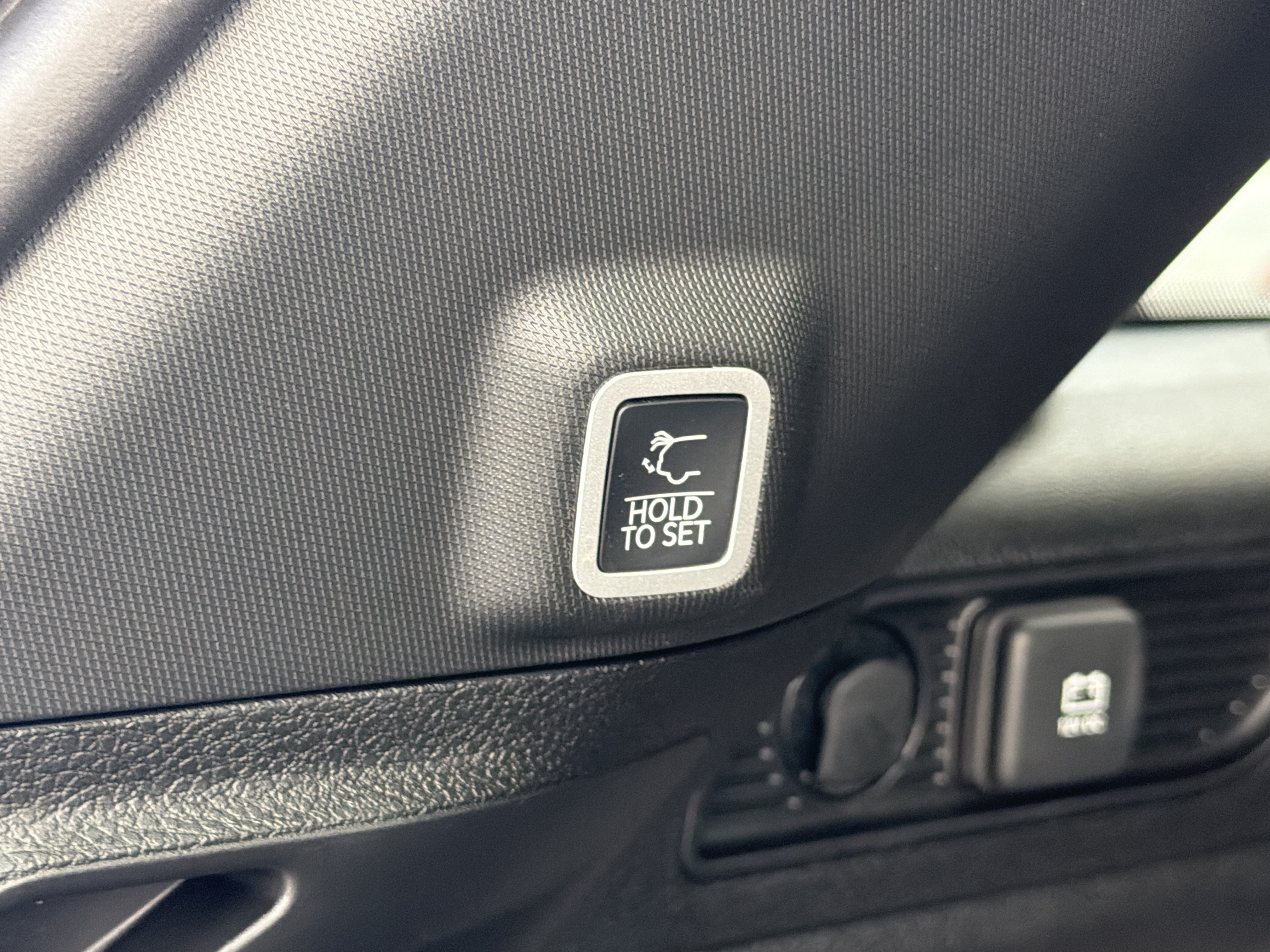 New 2027 Jeep Grand Cherokee Altitude AWD/4WD image 18