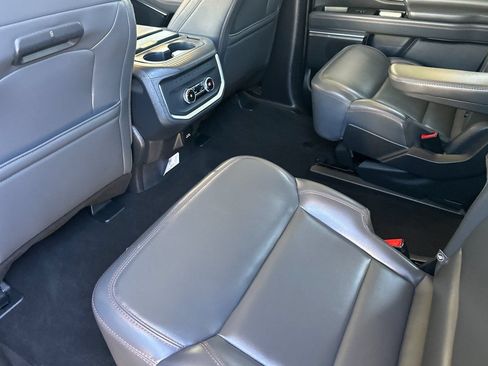Used 2025 Ford Expedition Active AWD/4WD image 14