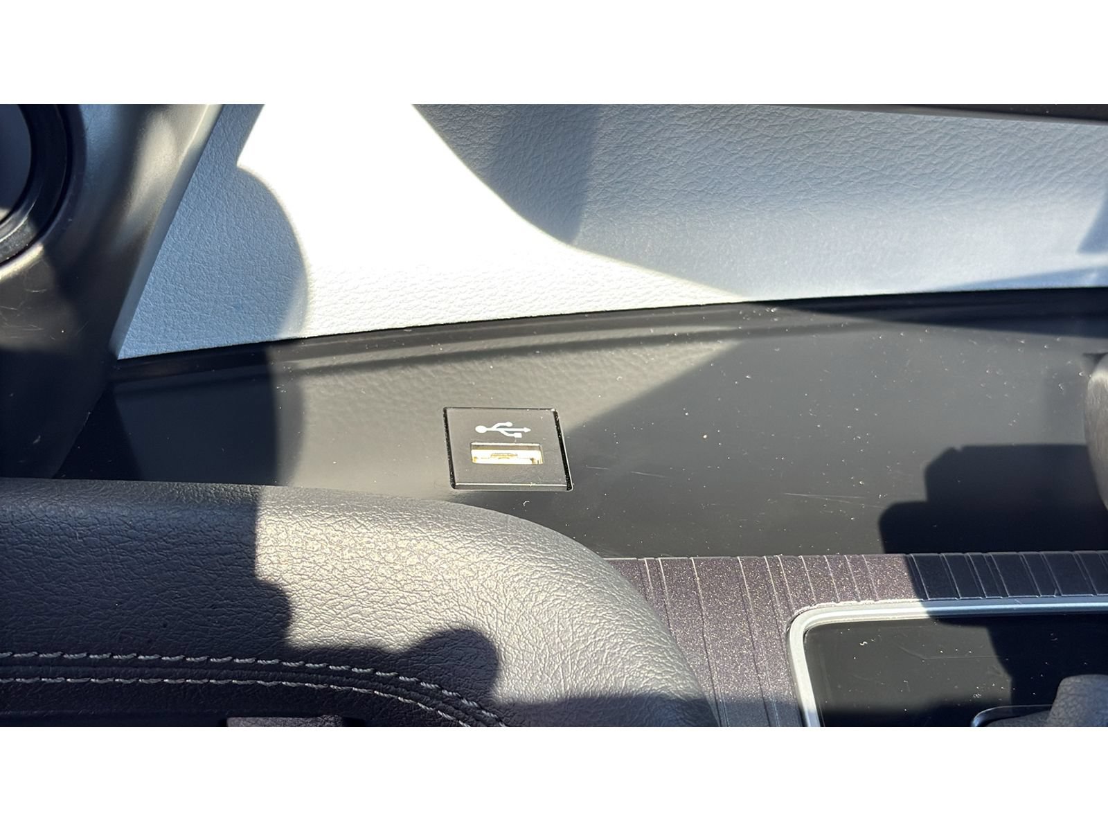 Certified 2025 Toyota Sienna XLE FWD image 27