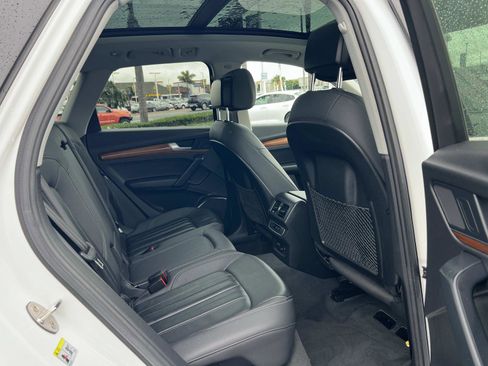 Used 2021 Audi Q5 Premium w/ Convenience Package image 31