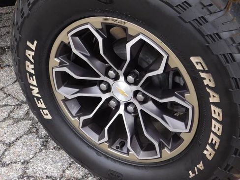 Used 2021 Chevrolet Colorado ZR2 image 9