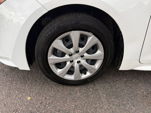 Used 2024 Toyota Corolla LE FWD image 24