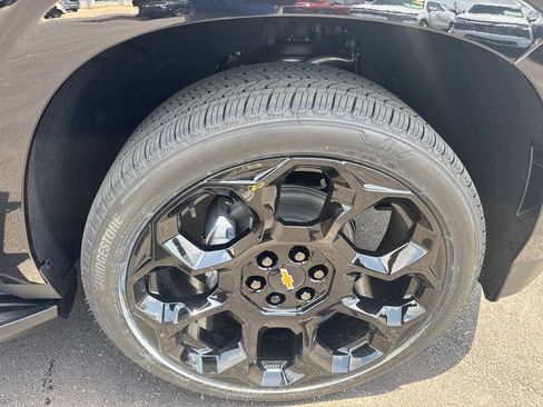 New 2026 Chevrolet Suburban RST w/ RST Capability Package AWD/4WD image 12