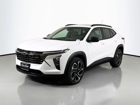 New 2026 Chevrolet Trax RS w/ Sunroof Package FWD image 3