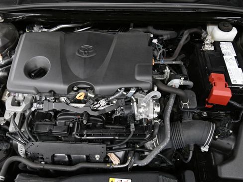 Used 2024 Toyota Camry SE w/ Cold Weather Package FWD image 33
