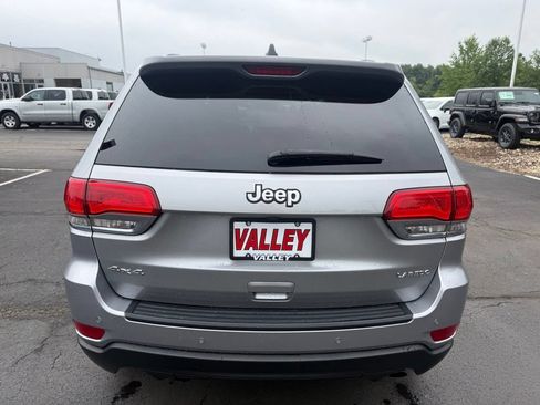Used 2017 Jeep Grand Cherokee Laredo w/ Quick Order Package 23E AWD/4WD image 5