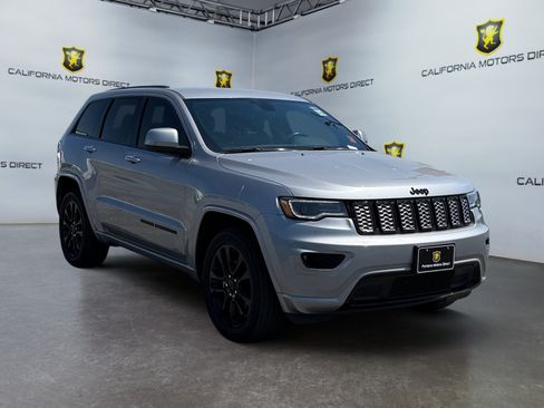 Used 2020 Jeep Grand Cherokee Altitude RWD image 7