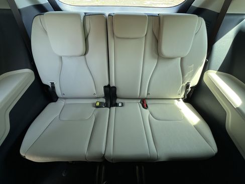 New 2026 Kia Carnival SX w/ SX Dark Edition Package FWD image 34