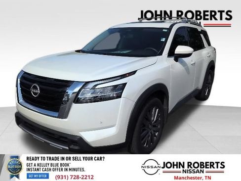Used 2024 Nissan Pathfinder SL w/ SL Premium Package AWD/4WD image 3