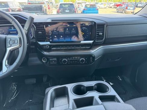 Used 2023 Chevrolet Silverado 1500 LT AWD/4WD image 2