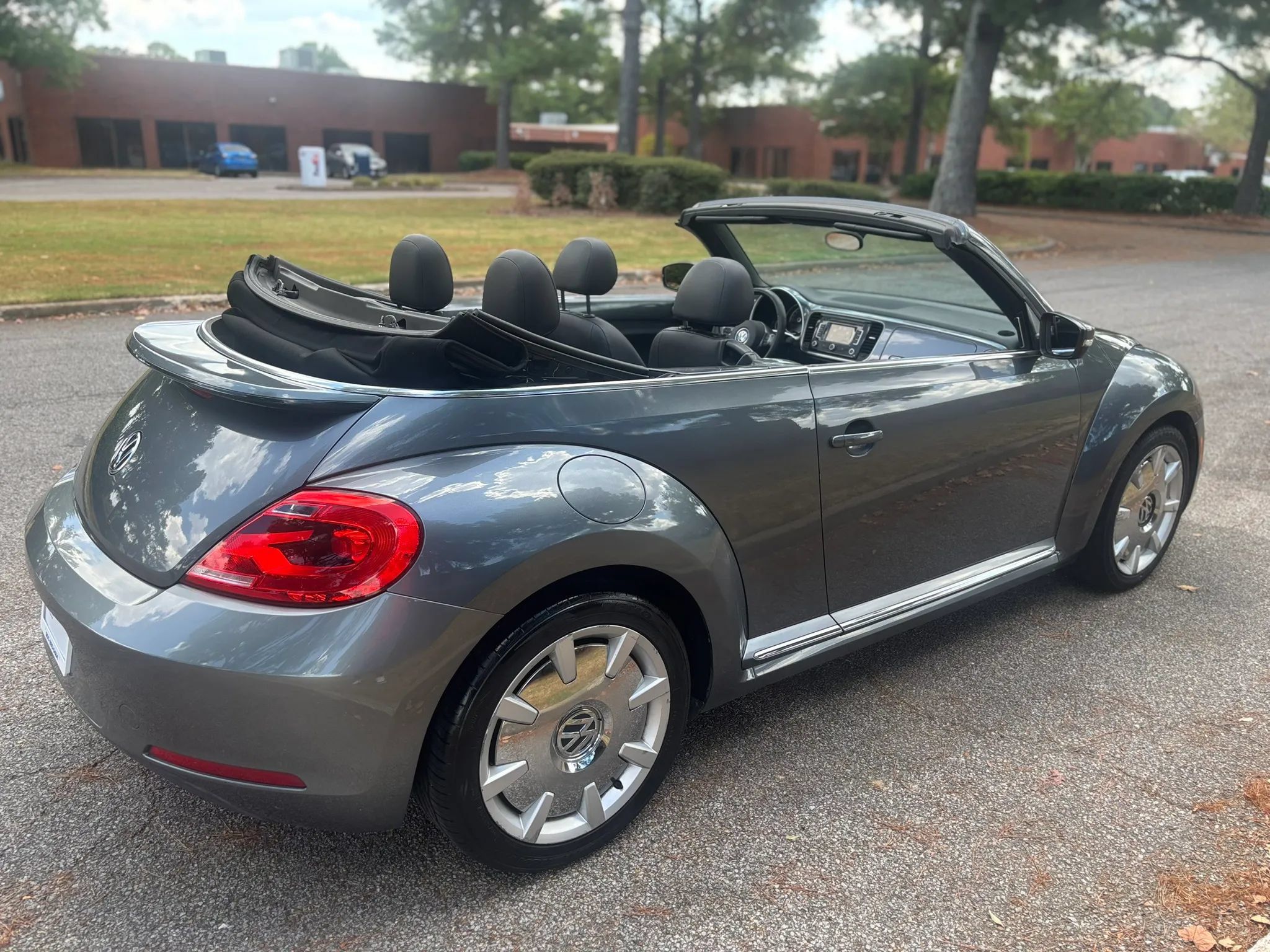 Used 2013 Volkswagen Beetle 2.5 FWD image 44