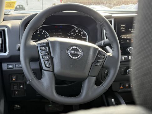 Used 2025 Nissan Frontier SV w/ SV Convenience Package image 16