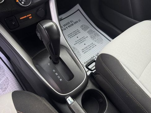 Used 2022 Chevrolet Trax LS w/ Tint and Cruise Package image 24