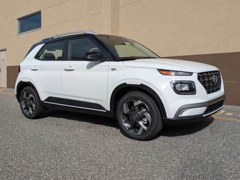 New 2026 Hyundai Venue SEL image 2