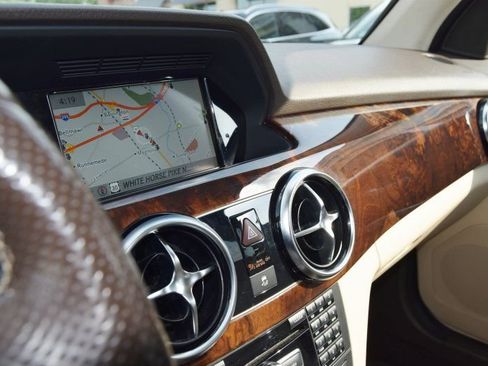 Used 2015 Mercedes-Benz GLK 350 4MATIC image 30