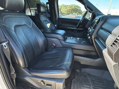 Used 2018 Ford Expedition Limited image 32