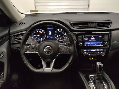 Used 2019 Nissan Rogue SV AWD/4WD image 22