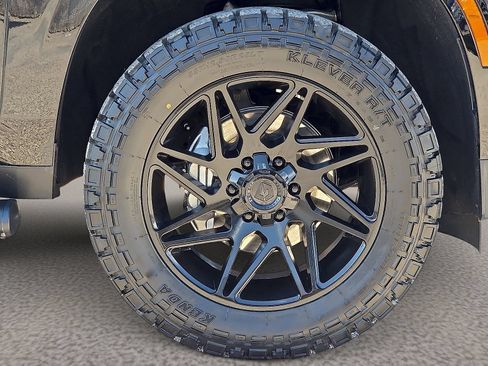 Used 2026 Chevrolet Tahoe LT w/ Comfort Package AWD/4WD image 7