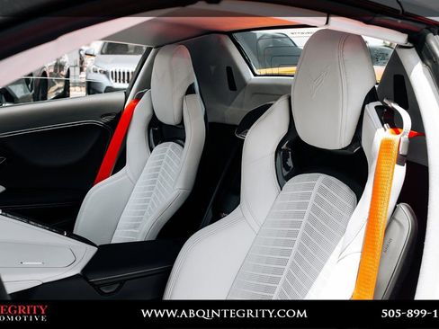 Used 2024 Chevrolet Corvette Stingray Premium Conv w/ Z51 Performance Package RWD image 19