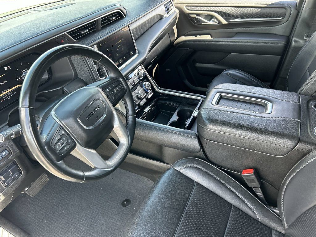 Used 2023 GMC Yukon XL Denali RWD image 10