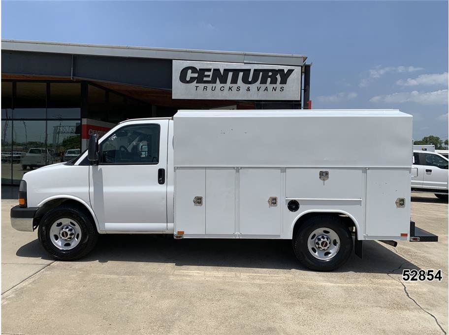 Used 2015 GMC Savana 3500 RWD image 4