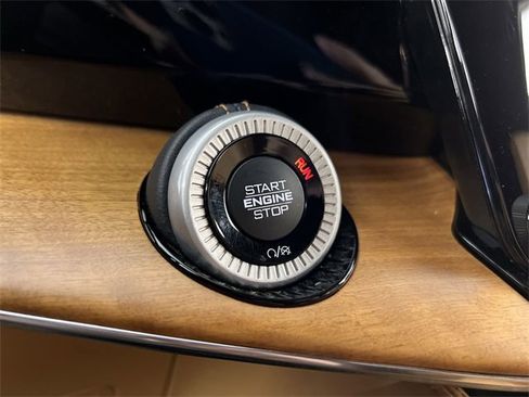 Used 2022 Jeep Grand Wagoneer Series III w/ Flexible Seating Group image 17