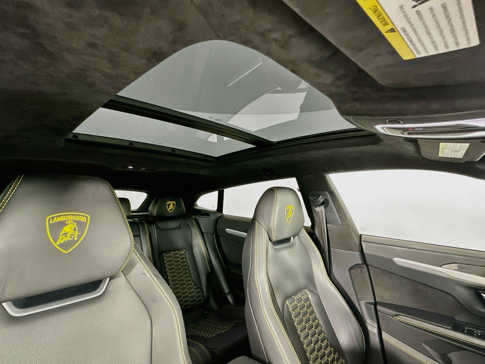 Used 2019 Lamborghini Urus AWD/4WD image 21