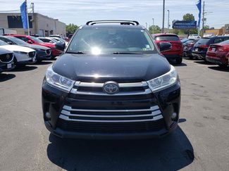 Used 2017 Toyota Highlander XLE AWD/4WD video 2