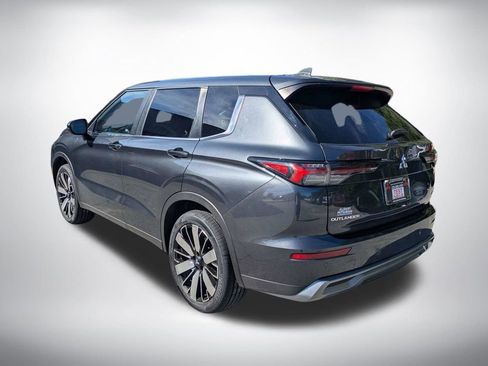 Used 2025 Mitsubishi Outlander SE FWD image 5