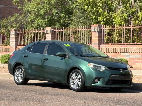 Used 2014 Toyota Corolla LE FWD image 8