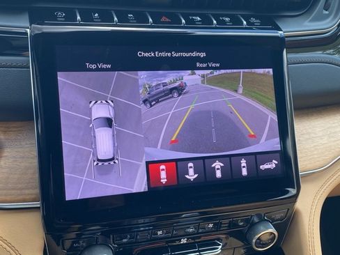 New 2025 Jeep Grand Cherokee Summit image 3