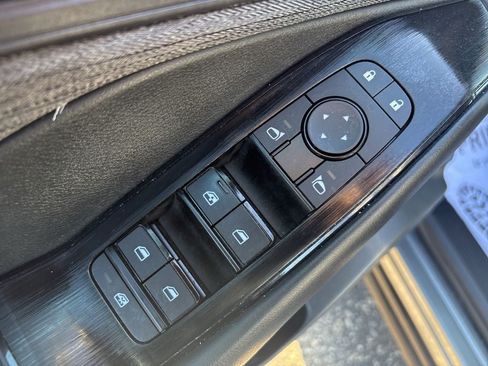 Used 2023 Nissan Rogue S FWD image 14
