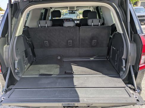 Used 2025 Ford Expedition Active RWD image 16
