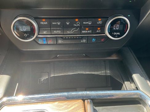 Used 2021 Ford Expedition Platinum image 11