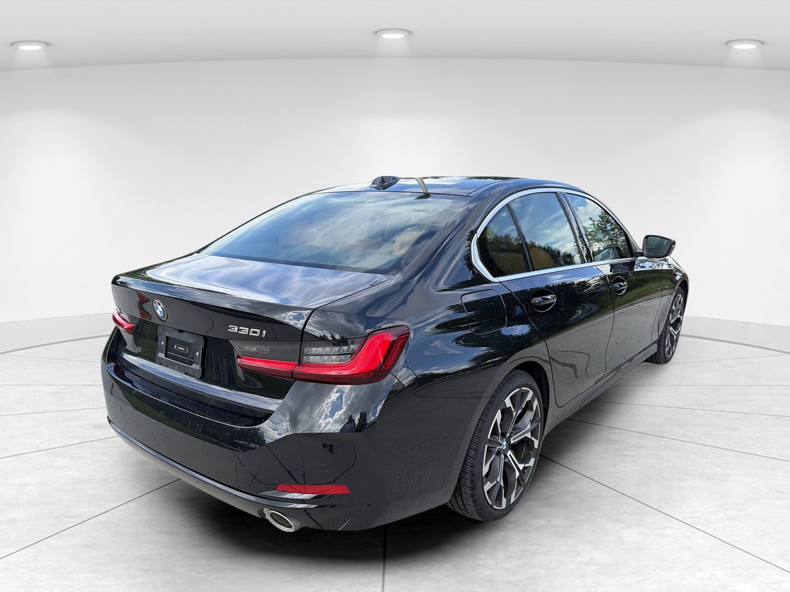 Used 2026 BMW 330i Sedan RWD image 4