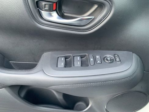 Used 2023 Honda HR-V LX image 28