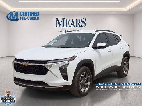 Used 2025 Chevrolet Trax LT w/ Driver Confidence Package FWD image 1