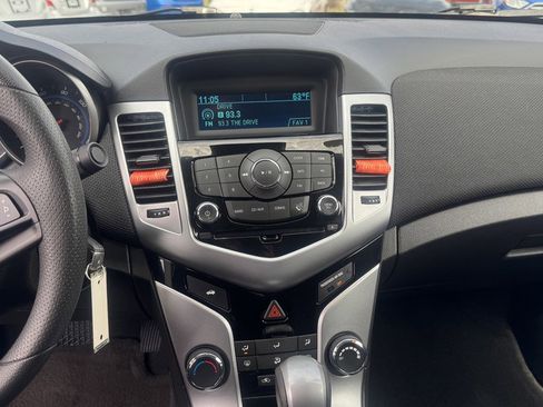 Used 2016 Chevrolet Cruze LT image 19