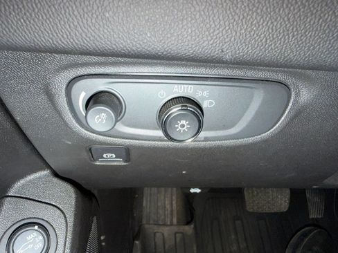 Used 2021 GMC Terrain SLE w/ Driver Convenience Package AWD/4WD image 24