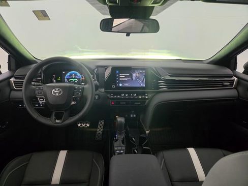 Used 2025 Toyota Camry SE FWD image 24
