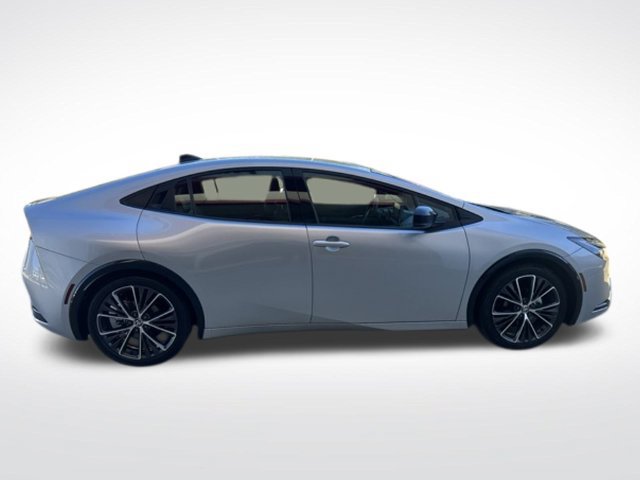 Used 2026 Toyota Prius XLE FWD image 9