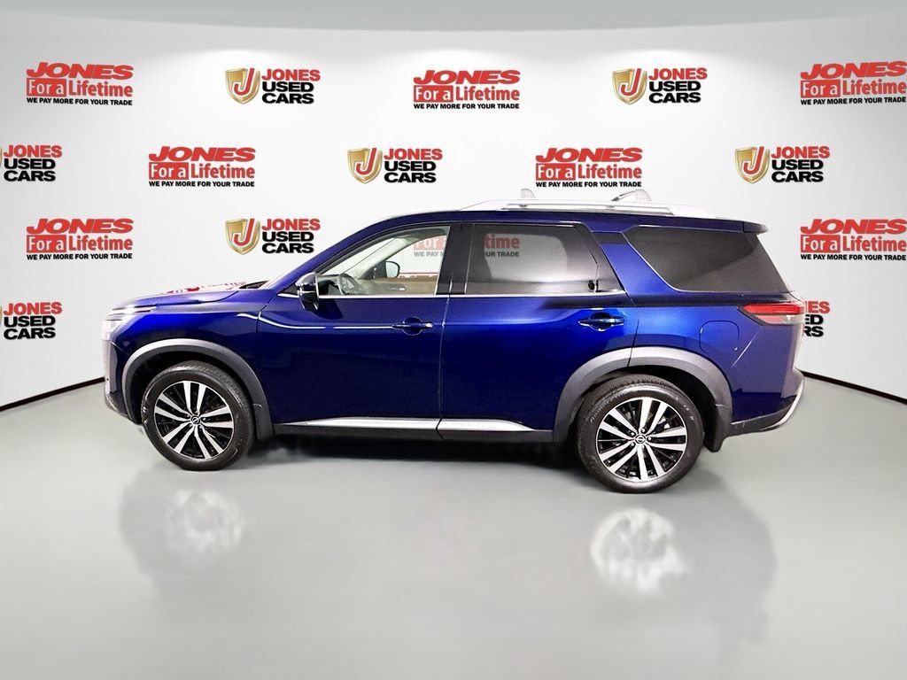 Certified 2024 Nissan Pathfinder Platinum w/ Cargo Package AWD/4WD image 17
