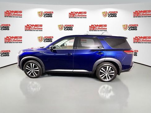 Certified 2024 Nissan Pathfinder Platinum w/ Cargo Package AWD/4WD image 17